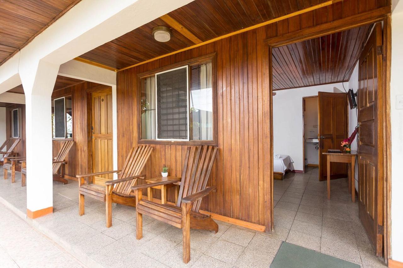 Cabinas Arrecife Cahuita Exterior photo